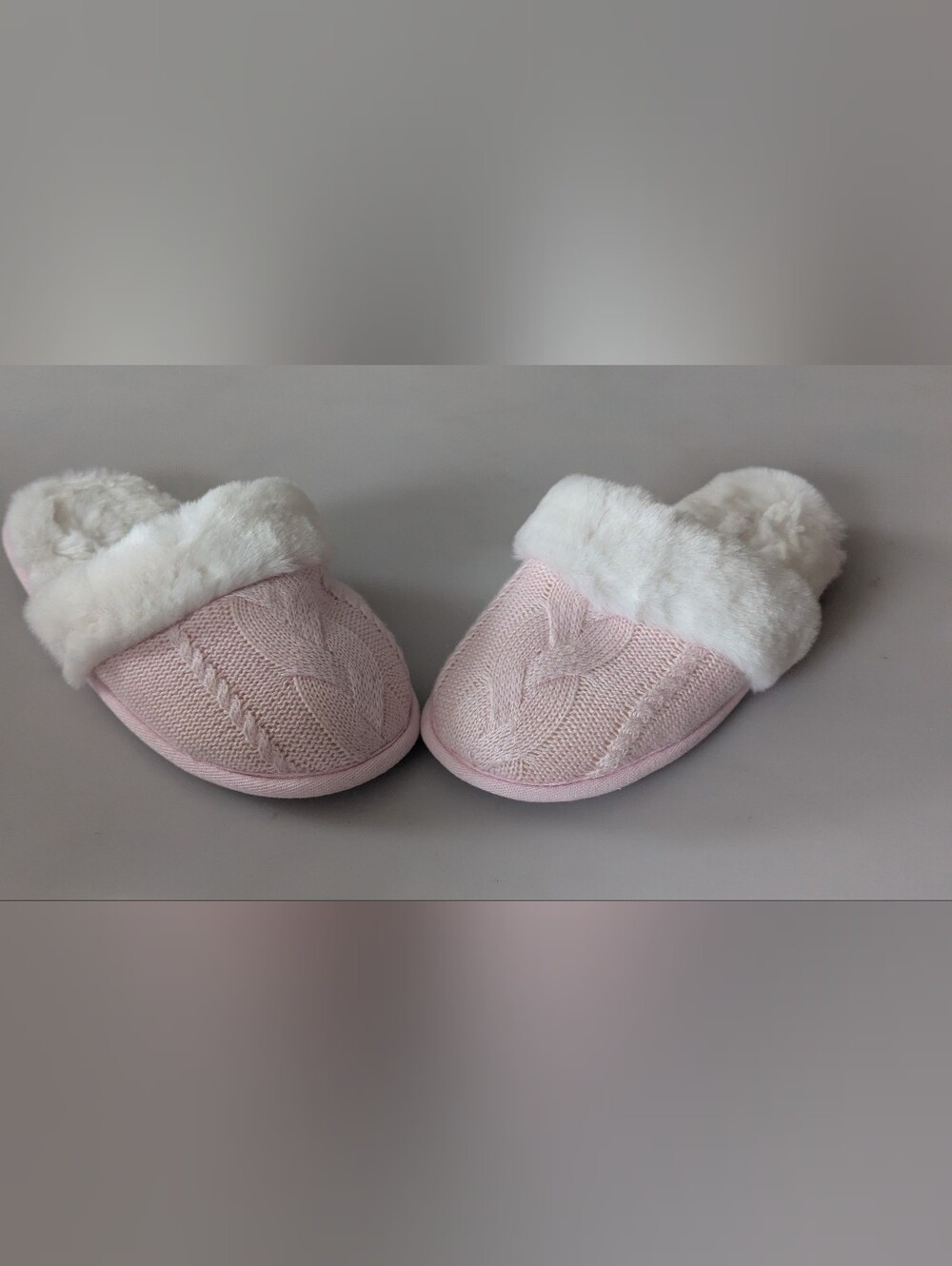 Victoria's Secret Women's Pink & White Knit Faux Fur Slipper Size S/P - Picture 5 of 14